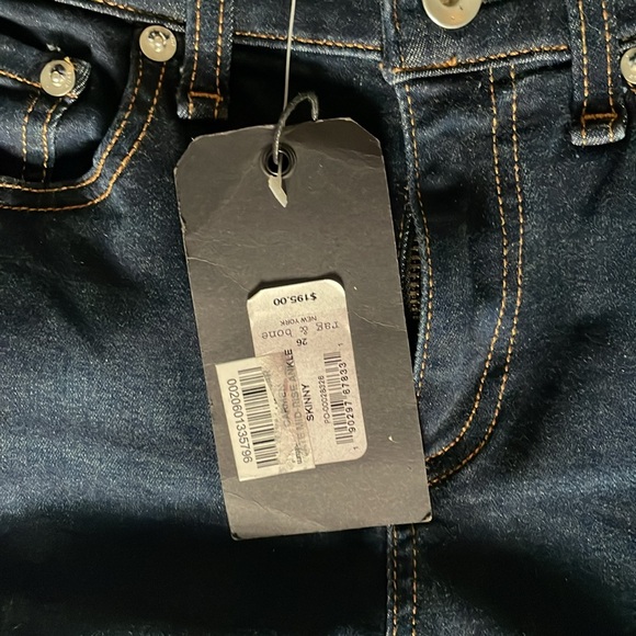 Rag & bone jeans skinny sz26 nwt stretchy and soft. Great with boots fall - Picture 3 of 6